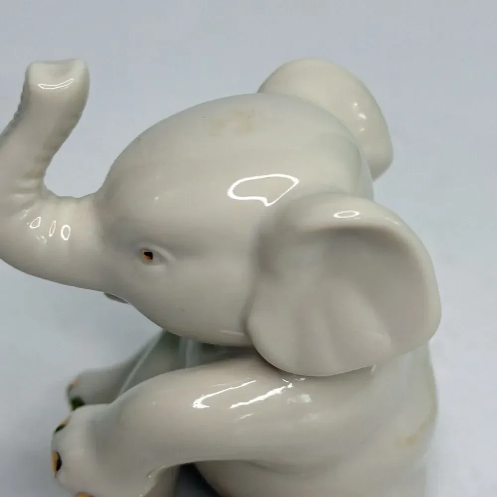 Lenox Porcelain 24k Gold Accent Baby Elephant Figurine Safari 3 1/2in Tall